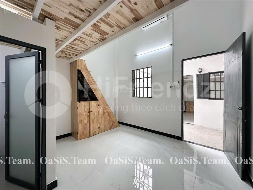 Cho thuê phòng rộng 30m²  gác cao 2m  sẵn máy lạnh  lê đức thọ
