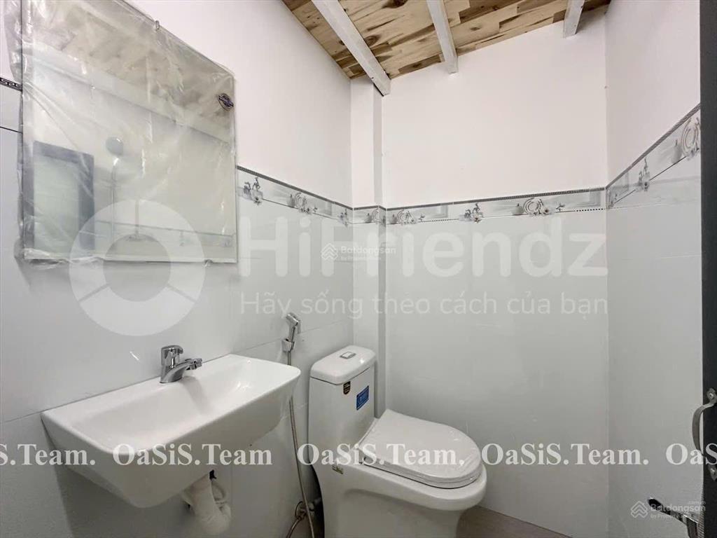 Cho thuê phòng rộng 30m²  gác cao 2m  sẵn máy lạnh  lê đức thọ