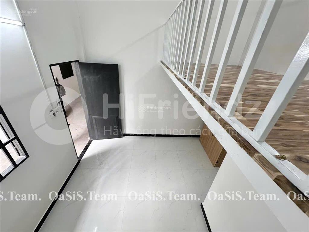 Cho thuê phòng rộng 30m²  gác cao 2m  sẵn máy lạnh  lê đức thọ