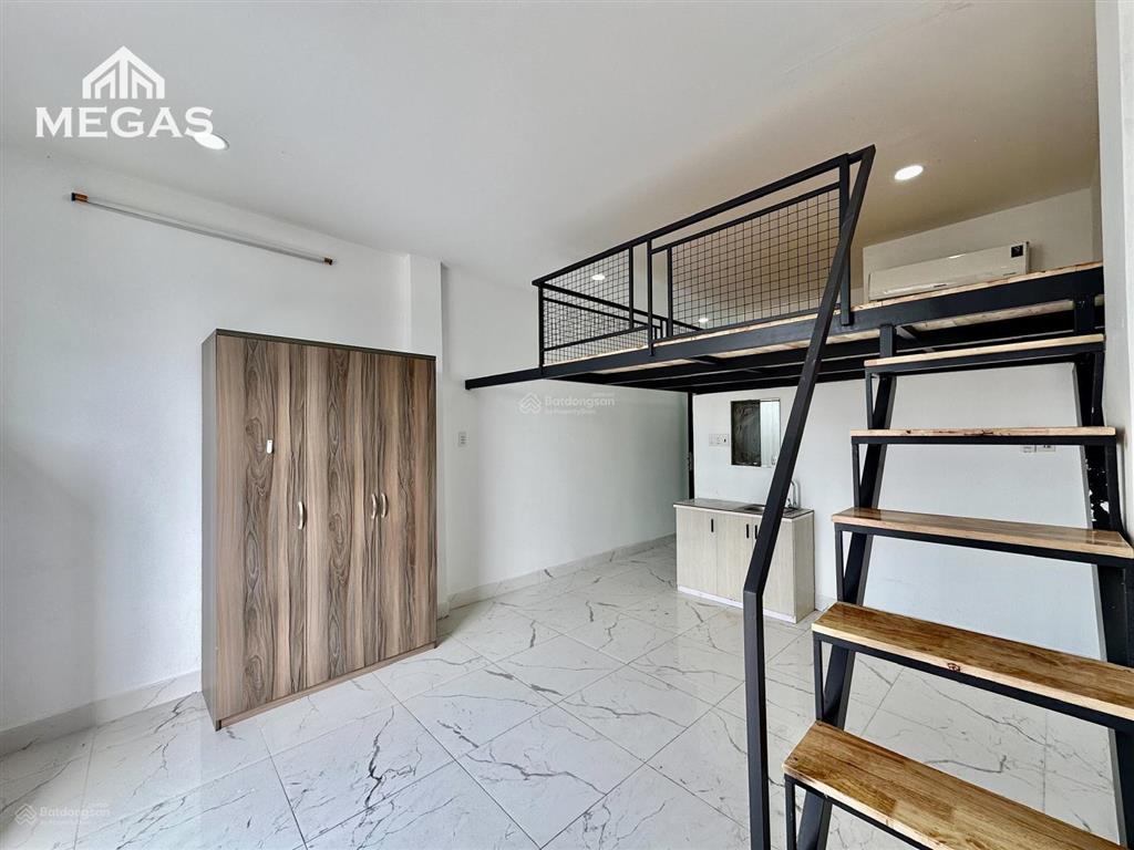 Cho thuê phòng rộng 30m2  full nội thất  ngay công viên làng hoa