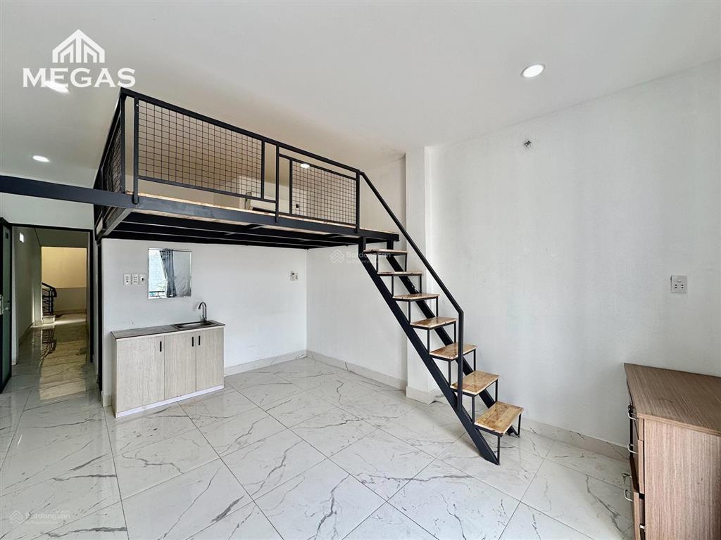 Cho thuê phòng rộng 30m2  full nội thất  ngay công viên làng hoa