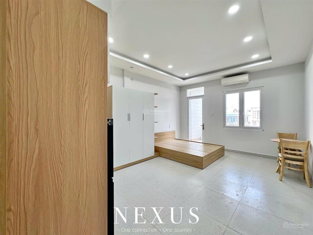 Căn hộ studio ban công  rộng 40m2  full nội thất  gần emart phan huy ích