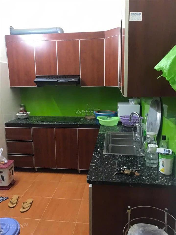 Chính chủ cho thuê căn hộ tập thể tầng 4  dt 80m2  khu tt quân đội  ngõ 120 hoàng quốc việt