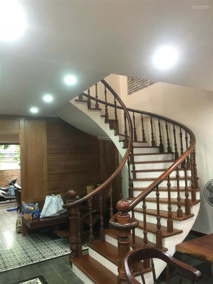 Siêu phẩm biệt thự vip lê văn sỹ, quận 3  dt 8 x 20  3 tầng  hđ thuê  80triệu/th  giá 36 tỷ