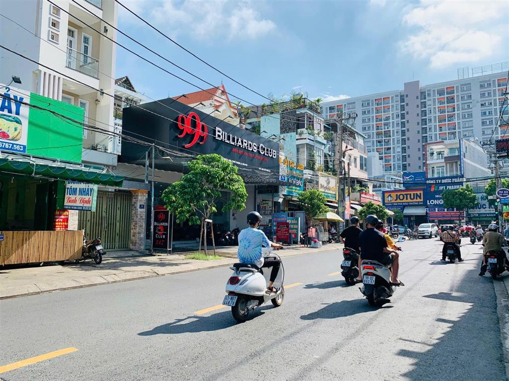 146triệu/m2  cc 1 đời bán nhà mt ngay nơ trang long, bình thạnh  dt 7x30m  3 tầng  giá chỉ 32tỷ