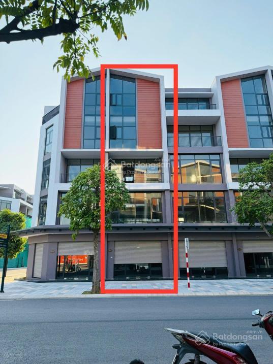 Shop phố biển áp góc dt 80m2 đối diện quảng trường, sân khấu sự kiện, tiềm năng lên giá 11 tỷ