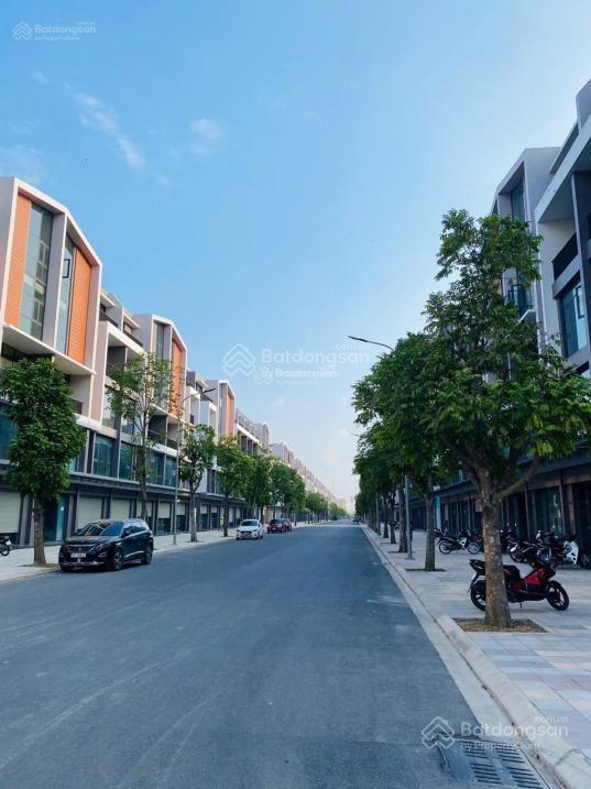 Shop phố biển áp góc dt 80m2 đối diện quảng trường, sân khấu sự kiện, tiềm năng lên giá 11 tỷ