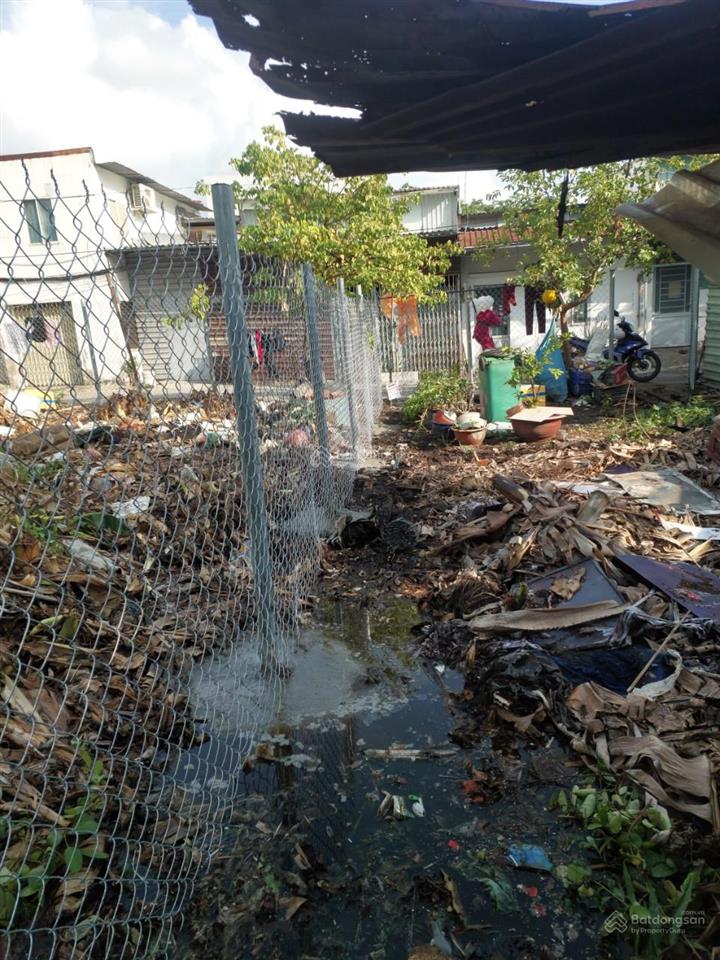 Cần bán đất diện tích lớn, hẻm 300 nguyễn văn linh, phường bình thuận, quận 7