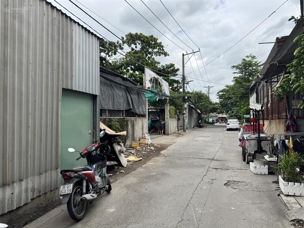 Cần bán đất diện tích lớn, hẻm 300 nguyễn văn linh, phường bình thuận, quận 7