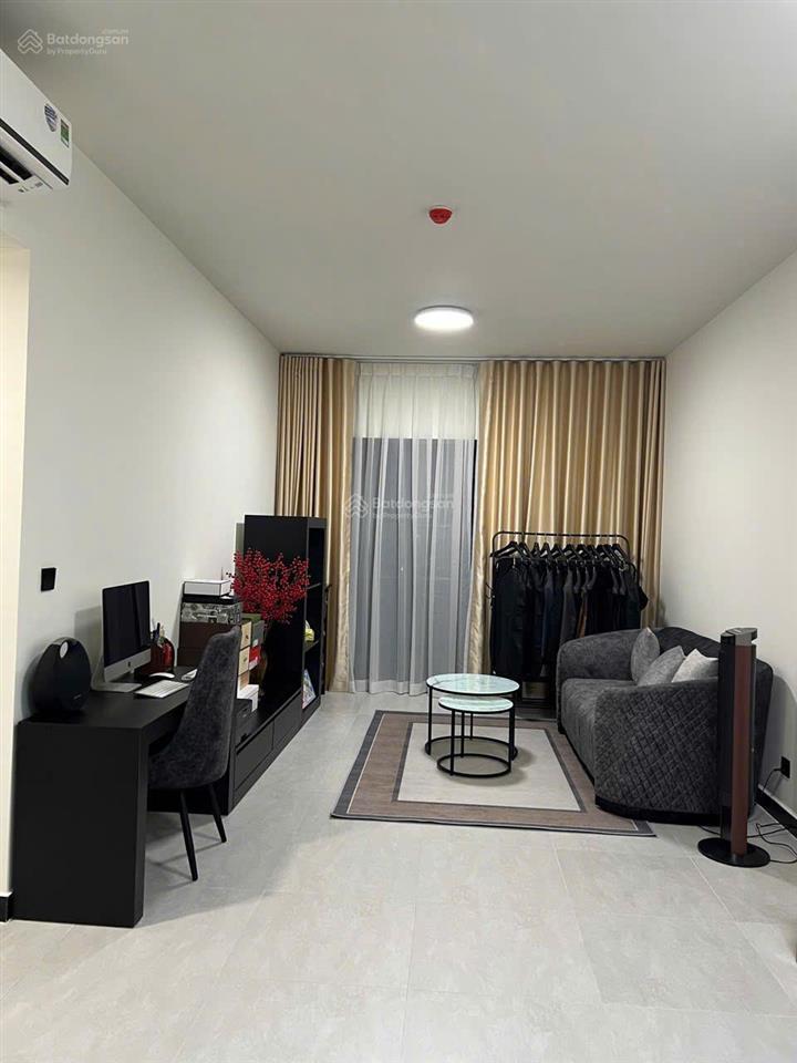 Cho thuê ch 1pn, 1wc tại de la sol, quận 4, 18triệu, 68m2