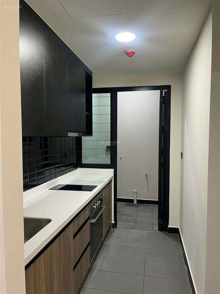 Cho thuê ch 1pn, 1wc tại de la sol, quận 4, 18triệu, 68m2