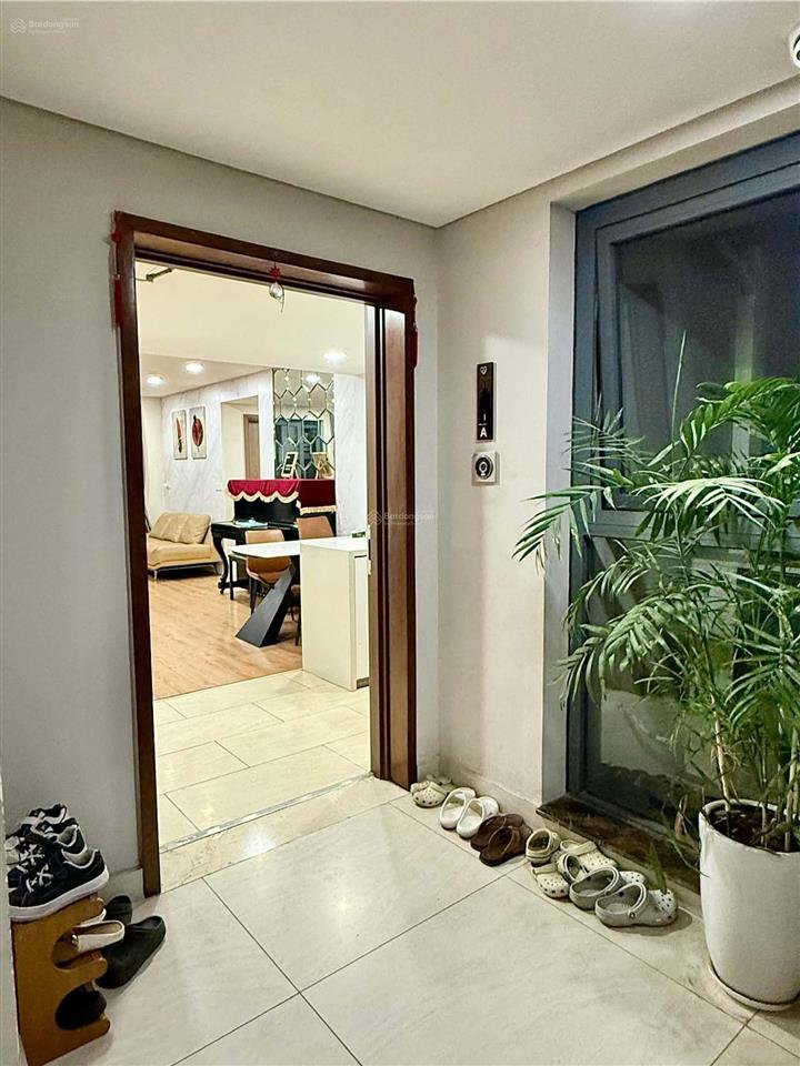 Bán gấp căn hộ 3pn 2wc 93m2 full nội thất sổ sẵn, giá đầu tư đ/c rivera park 69 vũ trọng phụng