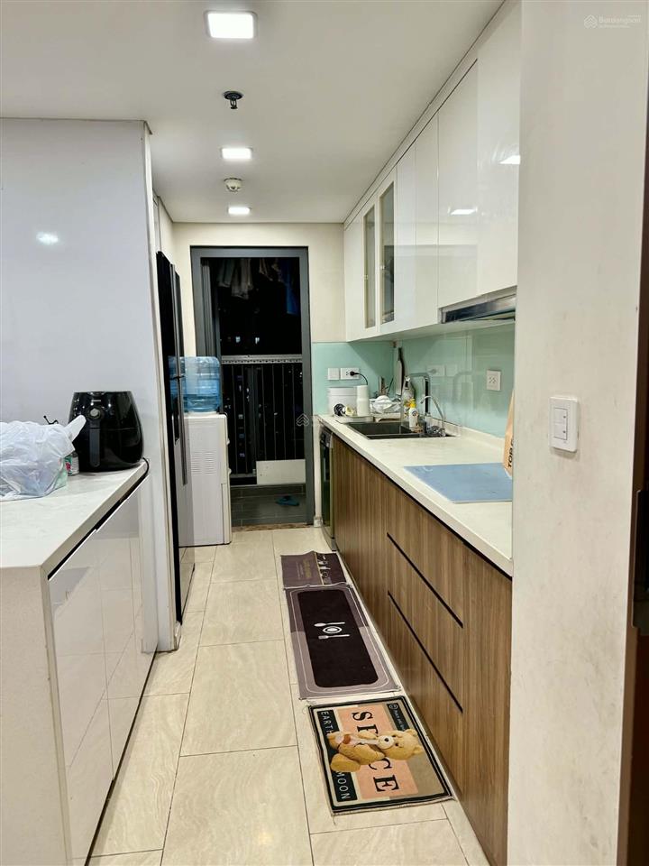 Bán gấp căn hộ 3pn 2wc 93m2 full nội thất sổ sẵn, giá đầu tư đ/c rivera park 69 vũ trọng phụng