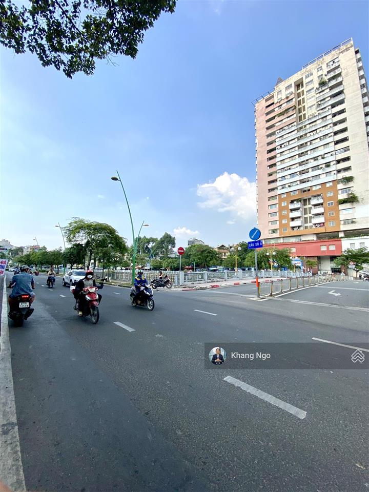Bán nhà quận 3 đường cách mạng tháng tám, 70m², ngang lớn 7m gần tô hiến thành  9 tỷ