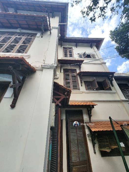 Bán biệt thự cổ phố võ thị sáu q.3, 340m², ngang lớn 16m, góc trương định gần thành uỷ hcm  168 tỷ