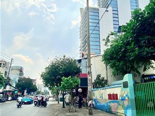 Bán nhà quận 3 đường cách mạng tháng tám, 47m² gần tòa nhà viettel  5.6 tỷ