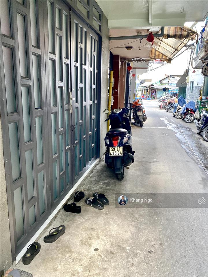 Bán nhà cách mạng tháng tám quận 3 đối diện tòa nhà viettel, 65m² ngang 4.3m  7.7 tỷ