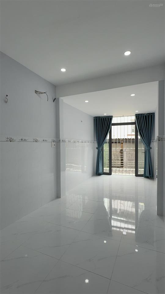 Nhà đẹp 4 tầng 48m  ngang lớn 4m sát mặt tiền q.pn  nhỉnh 11ty