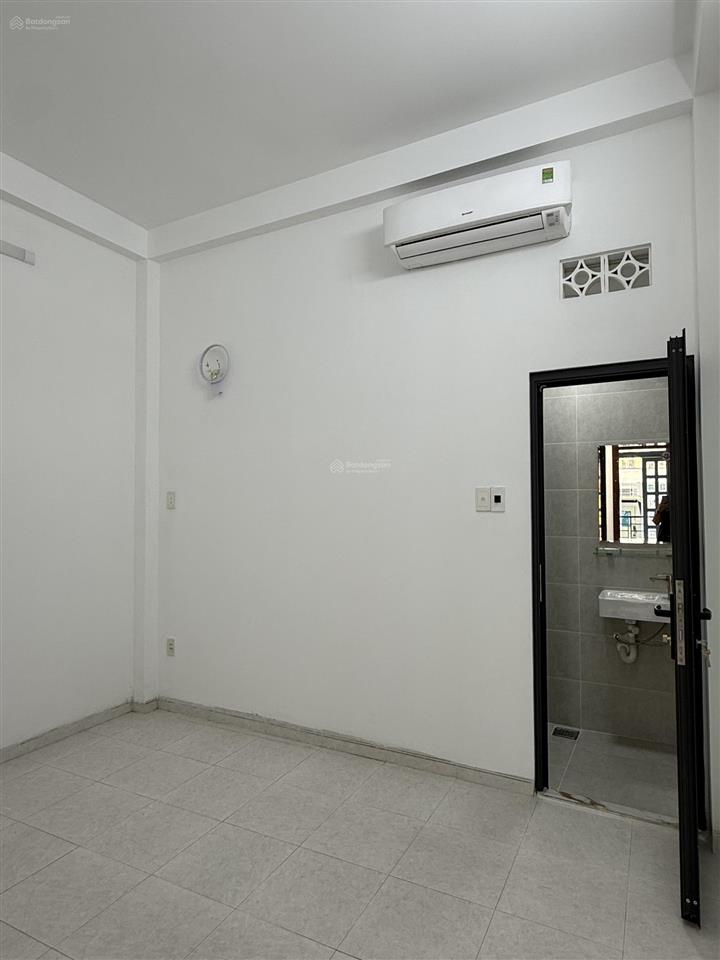 Nhà đẹp 4 tầng 48m  ngang lớn 4m sát mặt tiền q.pn  nhỉnh 11ty