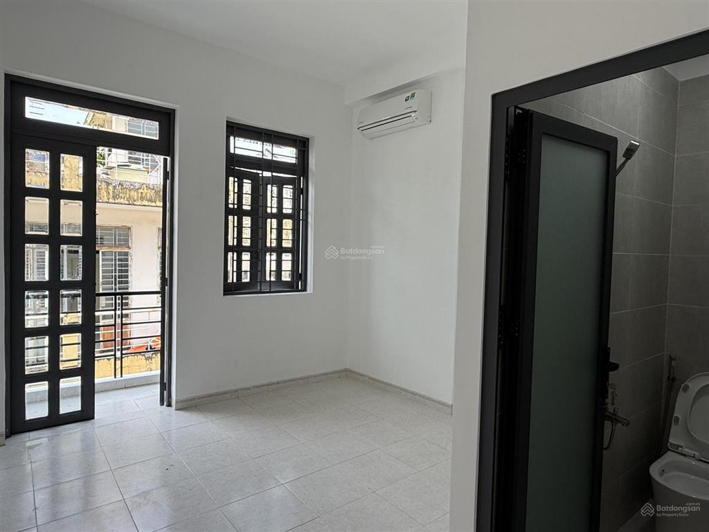 Nhà đẹp 4 tầng 48m  ngang lớn 4m sát mặt tiền q.pn  nhỉnh 11ty