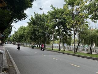 Nhà btct 3 tầng  gần bờ kè trường sa  3pn ở gia đình rất tiện  nhỉnh 6 tỷ