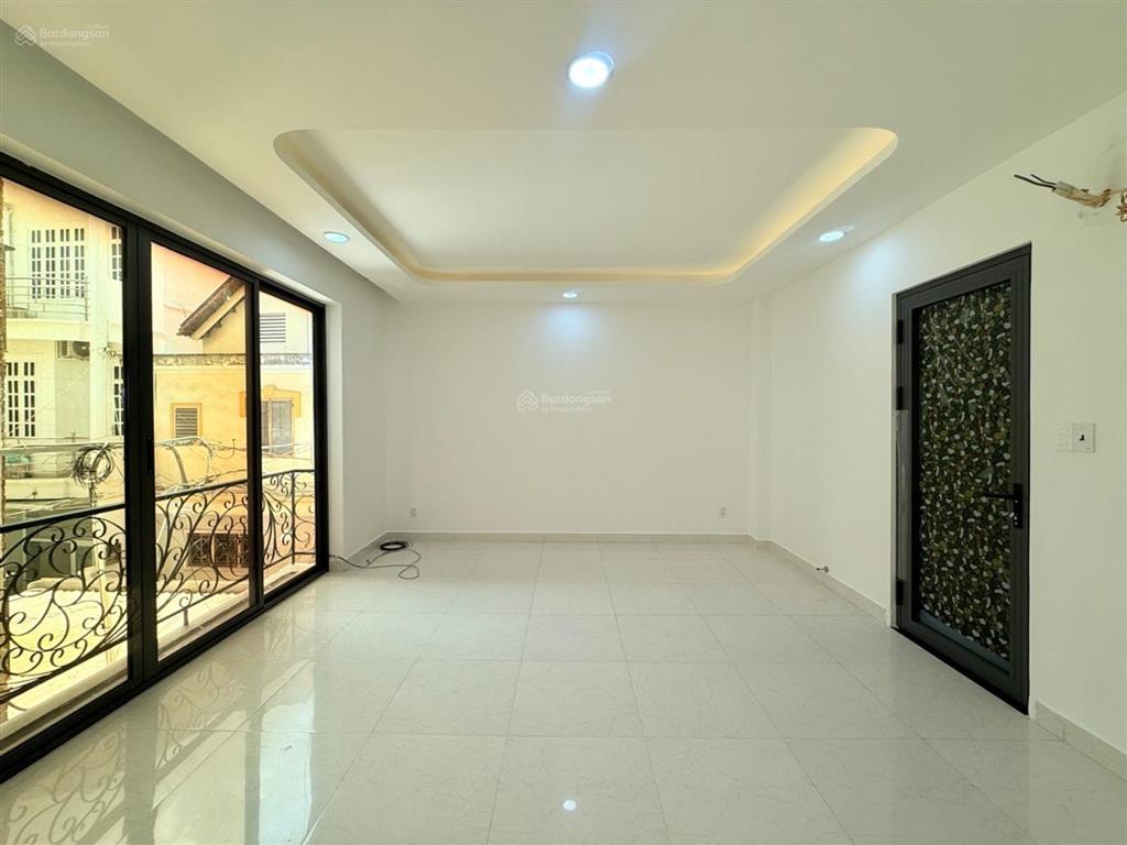 Nhà 4 tầng cứng cáp đường võ thị sáu 37m2  chỉ 8.8 tỷ | ô tô sát nhà
