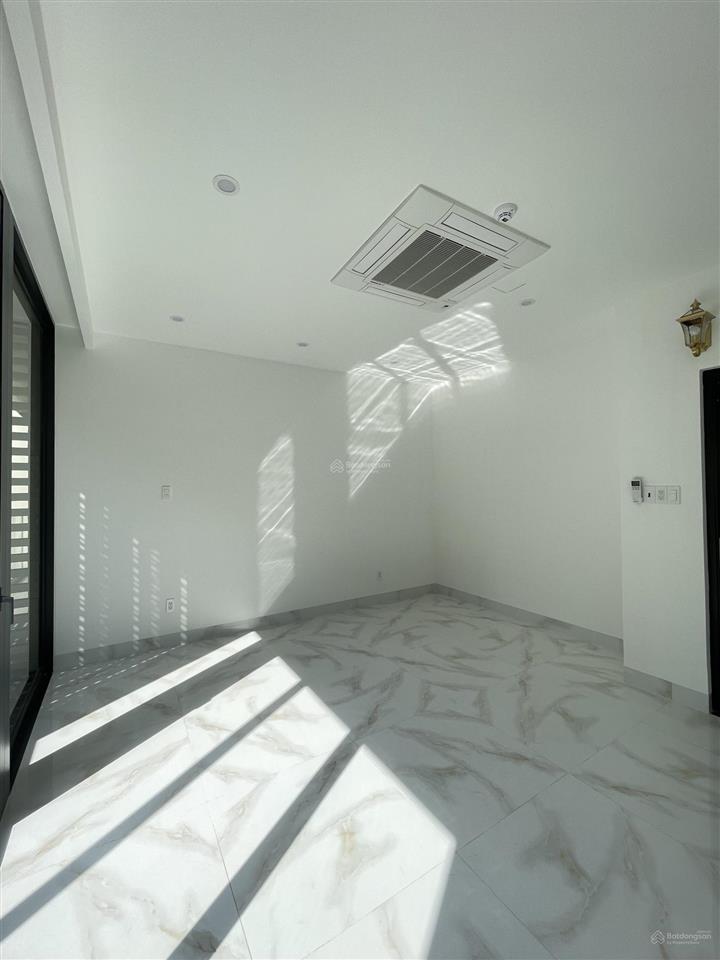 Nhà phố căn góc gần khu weyyo siêu đẹp the global city