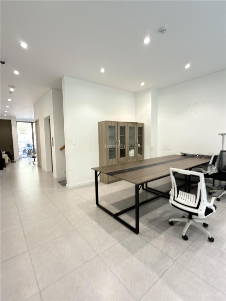 Cho thuê nhà phố soho global city quận 2