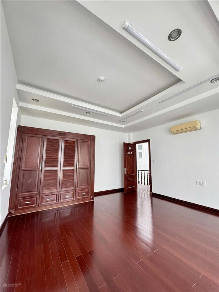 Cho thuê biệt thự hồ bơi nguyễn văn hưởng, thảo điền
