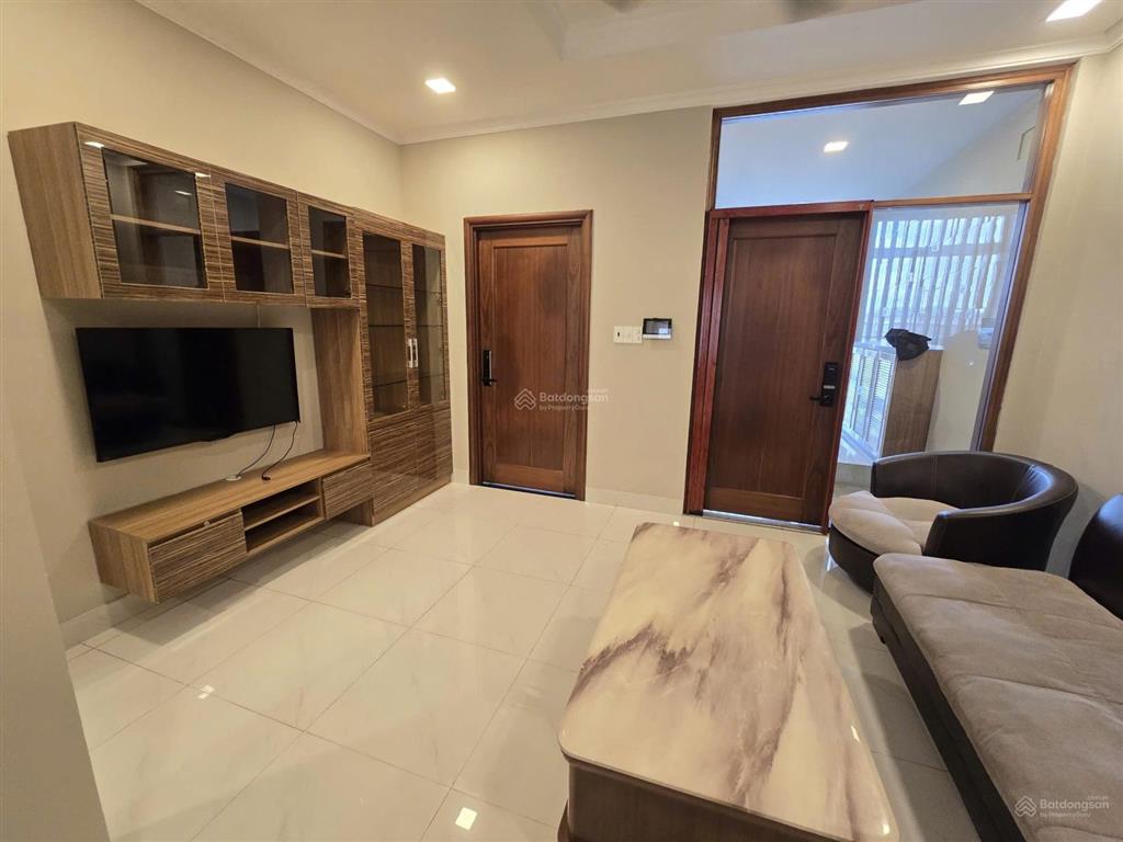 Cho thuê nhà mặt tiền đường số 9 thảo điền
