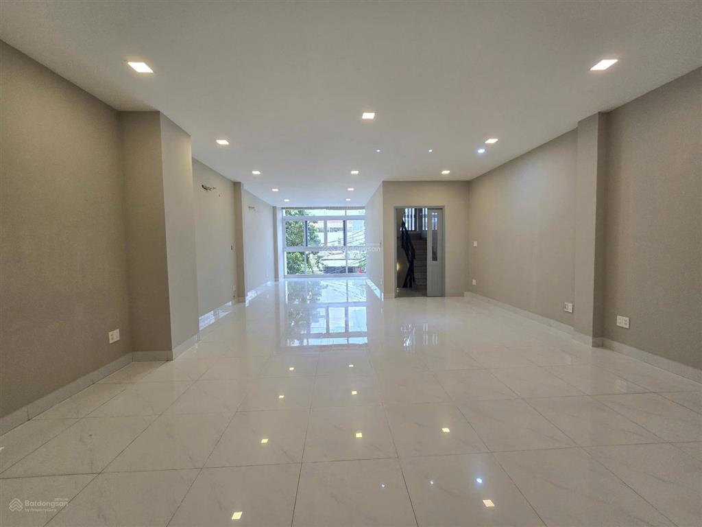 Cho thuê nhà mặt tiền đường số 9 thảo điền