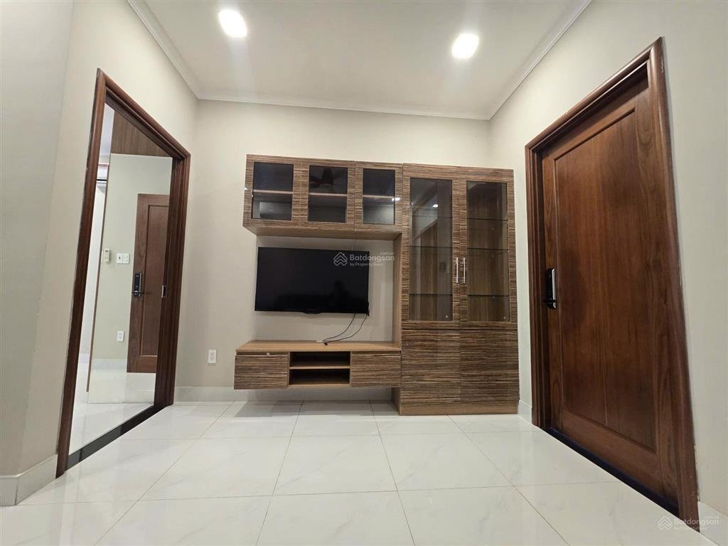 Cho thuê nhà mặt tiền đường số 9 thảo điền