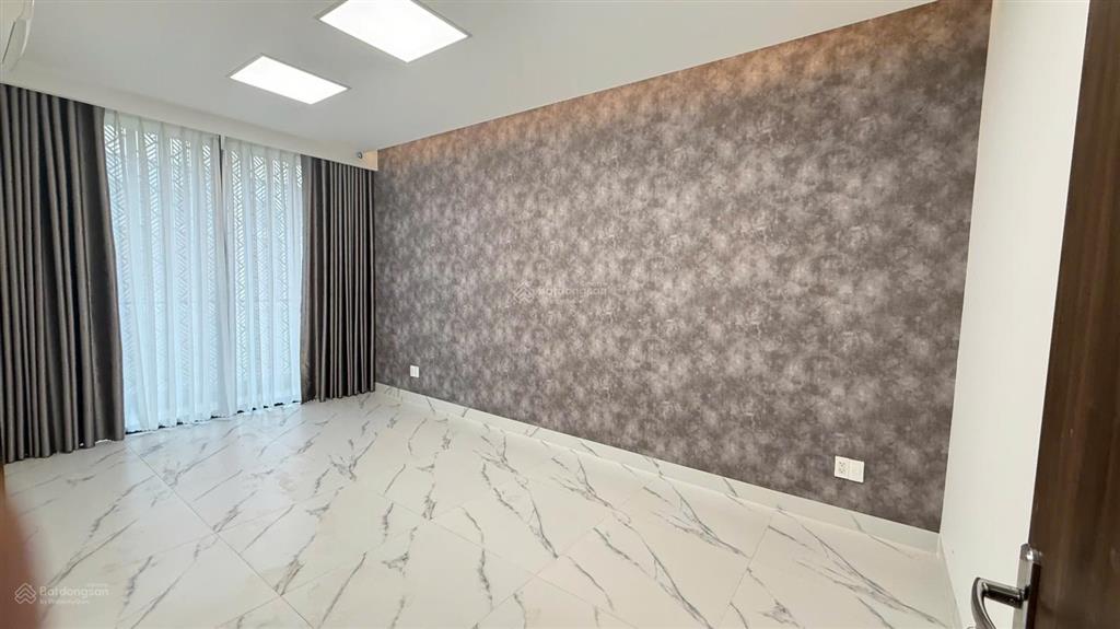 Cho thuê nhà phố soho global city đường n3d