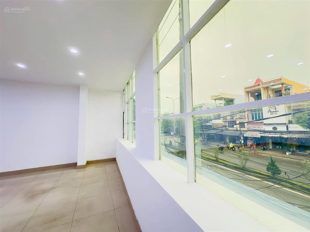 Bán nhà 3 tầng mặt tiền tôn đức thắng