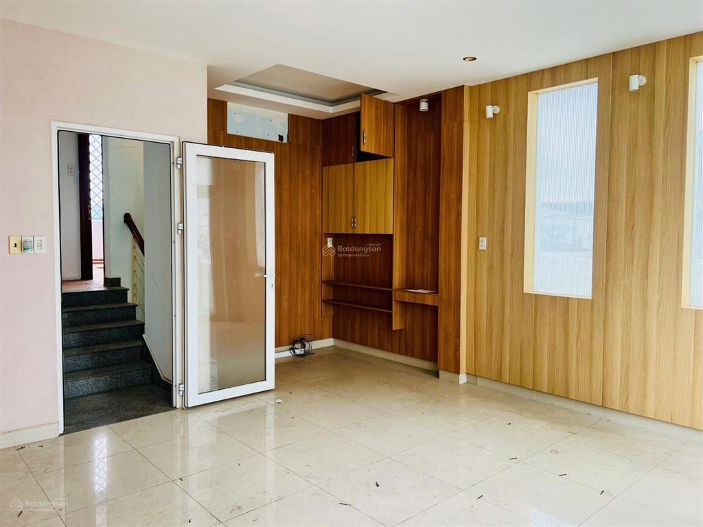 Bán nhà mặt tiền huỳnh thúc kháng  ngang 9.02  109,6m2  17 tỷ 5