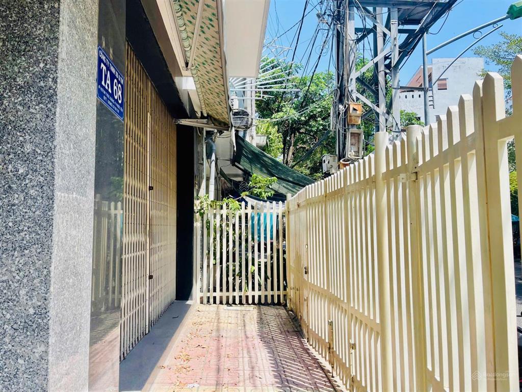 Bán nhà mặt tiền huỳnh thúc kháng  ngang 9.02  109,6m2  17 tỷ 5