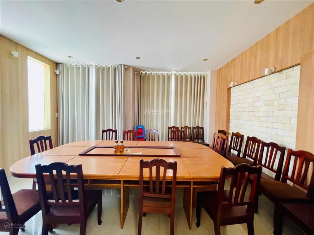 Bán nhà mặt tiền huỳnh thúc kháng  ngang 9.02  109,6m2  17 tỷ 5