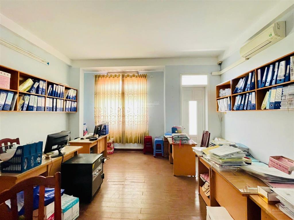 Bán nhà mặt tiền huỳnh thúc kháng  ngang 9.02  109,6m2  17 tỷ 5