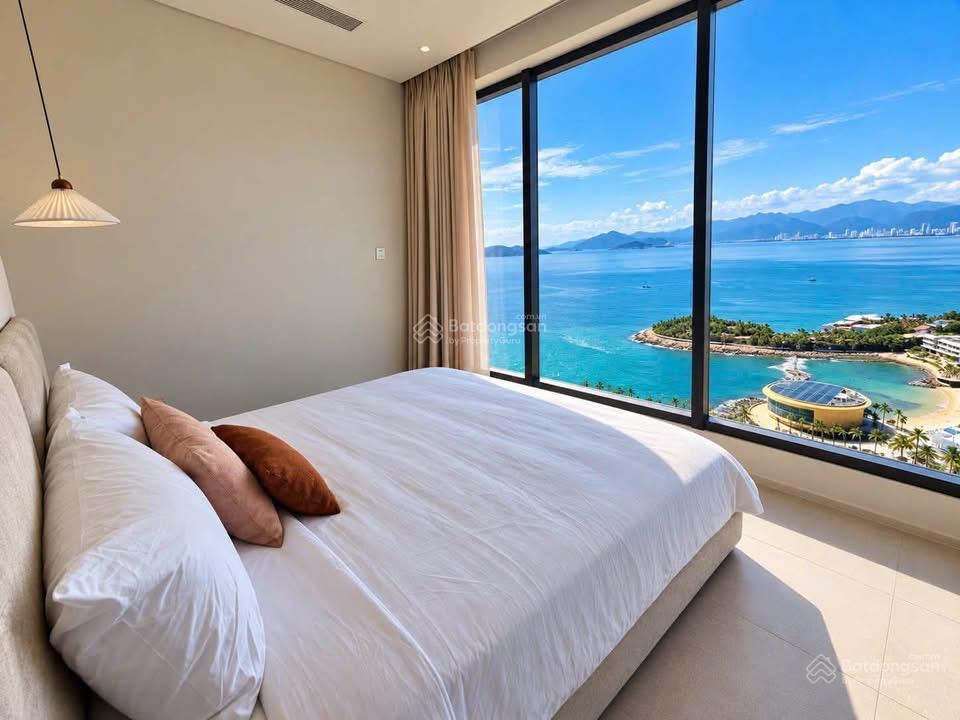 Bán căn paramount công chúa, nhỏ nhỏ xinh xinh, nhưng view thì nhức nách. căn số 08 tầng 2x ạ