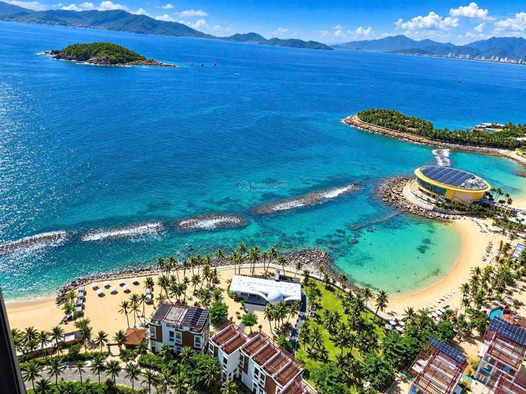 Bán căn paramount công chúa, nhỏ nhỏ xinh xinh, nhưng view thì nhức nách. căn số 08 tầng 2x ạ