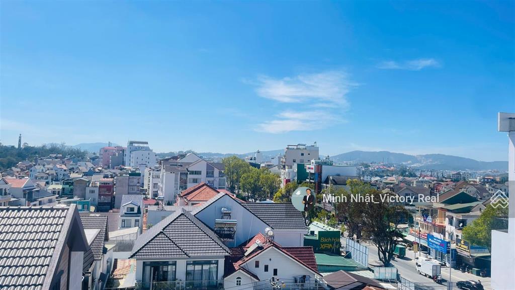 Bán gấp nhà phố để về quê 5 phòng ngũ, có gara ô tô, p.8, đà lạt