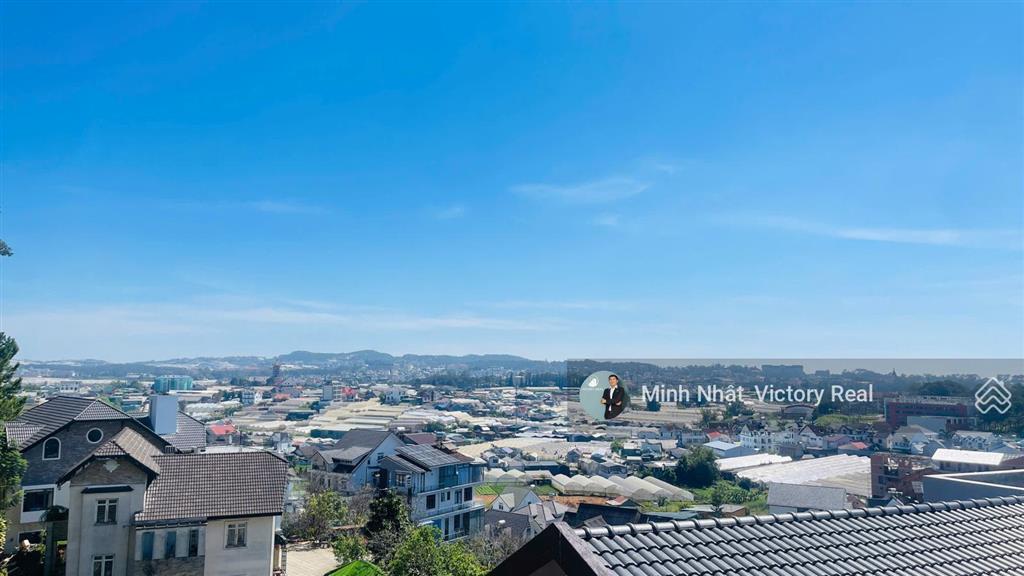 Bán gấp nhà phố để về quê 5 phòng ngũ, có gara ô tô, p.8, đà lạt