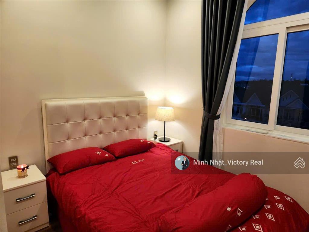 Bán gấp nhà phố để về quê 5 phòng ngũ, có gara ô tô, p.8, đà lạt