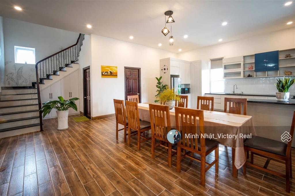 Villa đẹp ăn tết, 2 mặt tiền, cách trường đại học đà lạt 500m