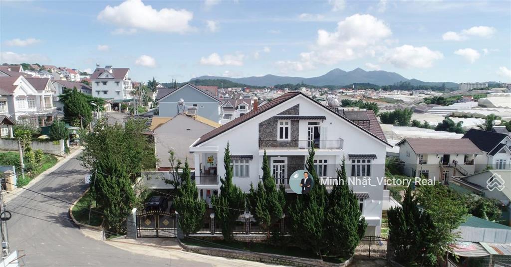 Villa đẹp ăn tết, 2 mặt tiền, cách trường đại học đà lạt 500m