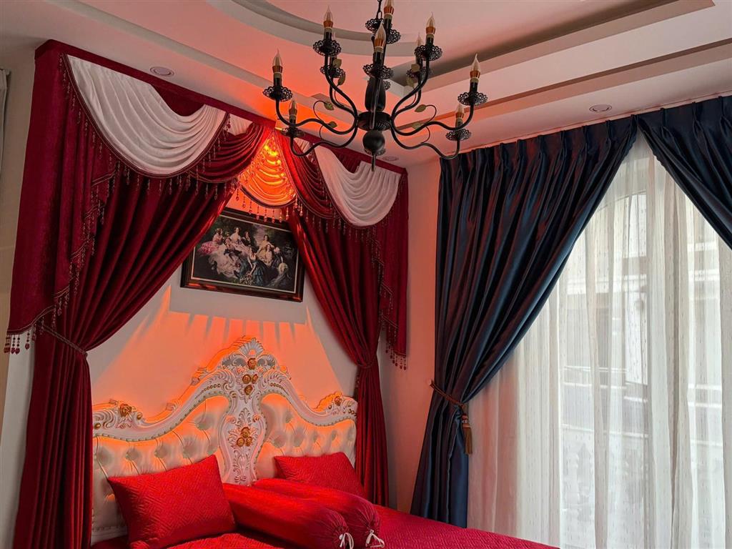 Bán villa sân vườn đẹp đà lạt, 7pn, 2 mặt tiền, view thoáng, đẹp. trung tâm phường 6