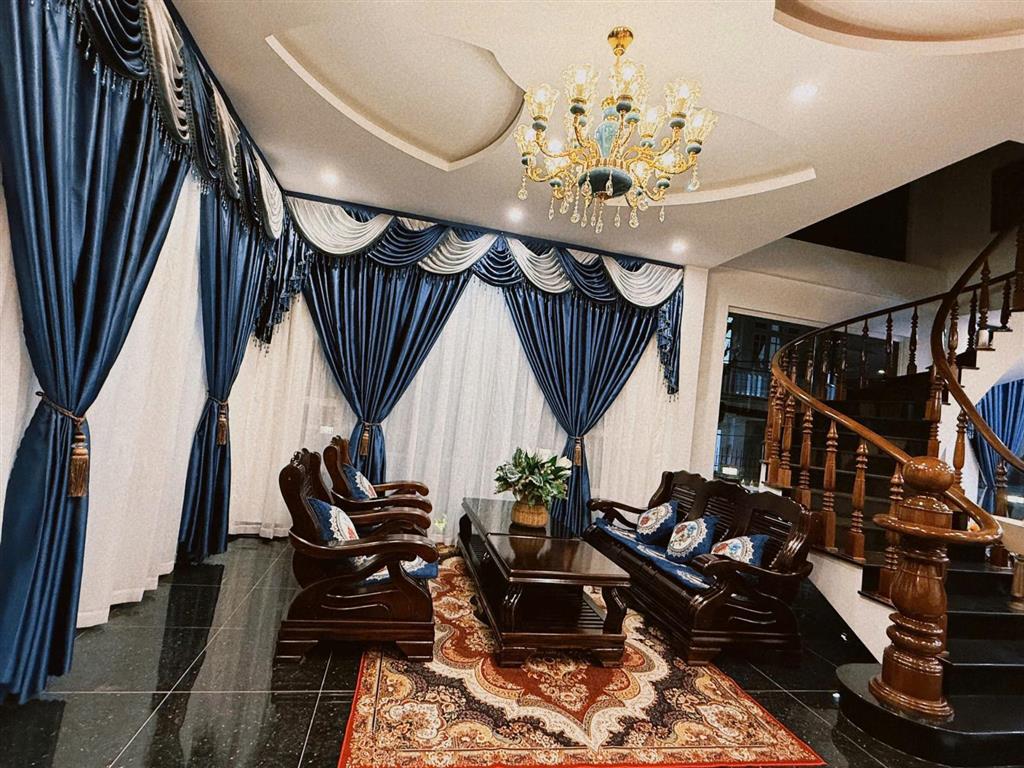 Bán villa sân vườn đẹp đà lạt, 7pn, 2 mặt tiền, view thoáng, đẹp. trung tâm phường 6