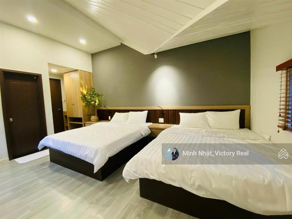 Ngộp lắm rồi, bán nhanh villa mặt tiền, 360m2, 20 phòng kd, trung tâm đà lạt