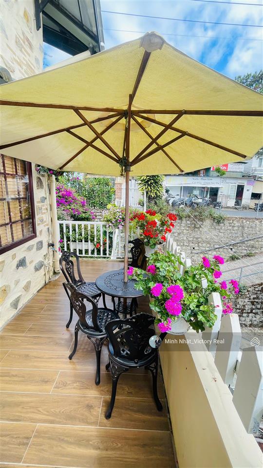 Ngộp lắm rồi, bán nhanh villa mặt tiền, 360m2, 20 phòng kd, trung tâm đà lạt