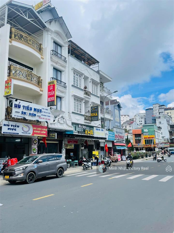 Bán khách sạn trung tâm đà lạt, 13 phòng, có thang máy, cách chợ đêm đà lạt 400m